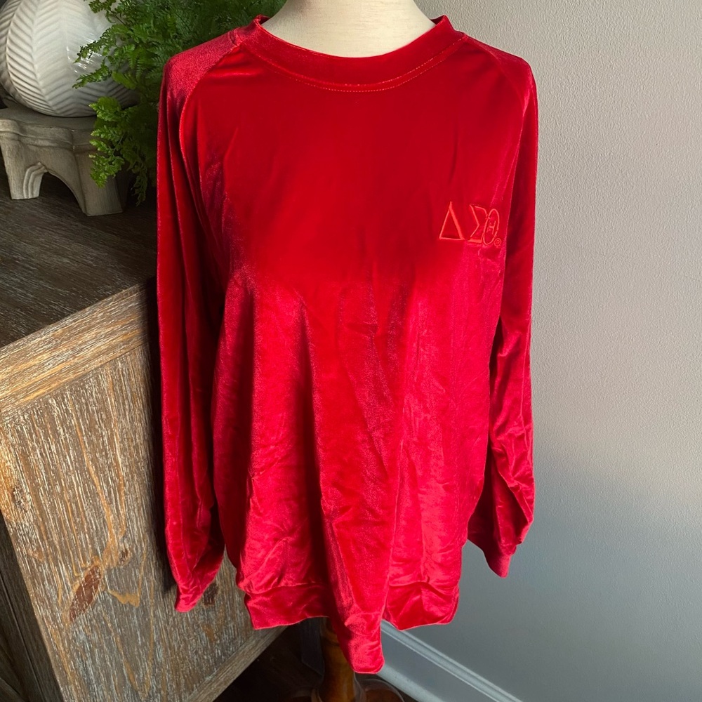 Delta‎ Sigma Theta Christmas Red Velour Long-Sleeved Top Womens Large
